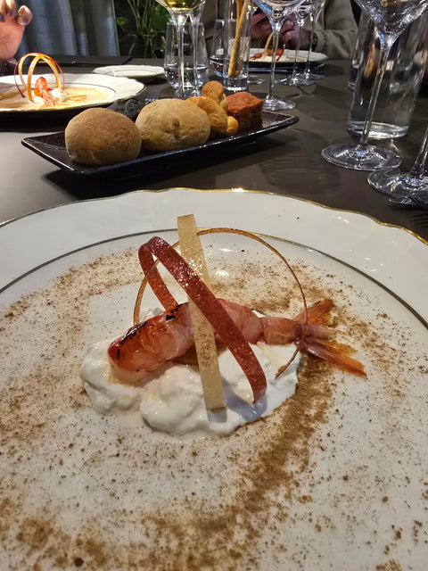 Tavolo Unico e Bistrò Olio su Tela: l'arte incontra l'alta cucina.