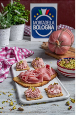 Schiacciatine al pistacchio e mortadella Bologna Igp