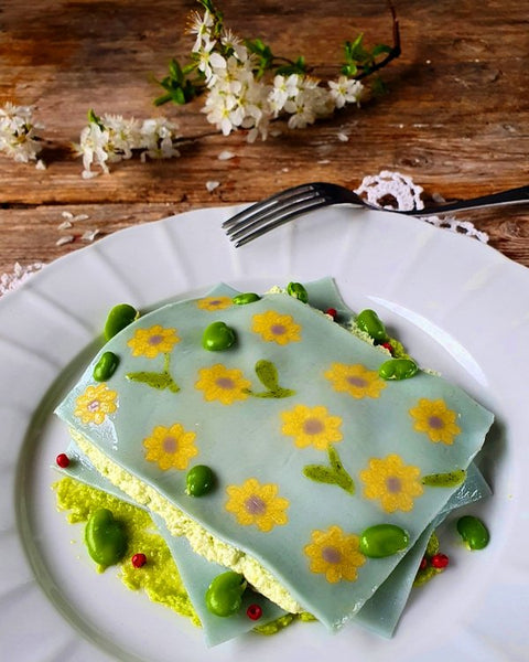 Lasagna a fiori aperta fave e pecorino